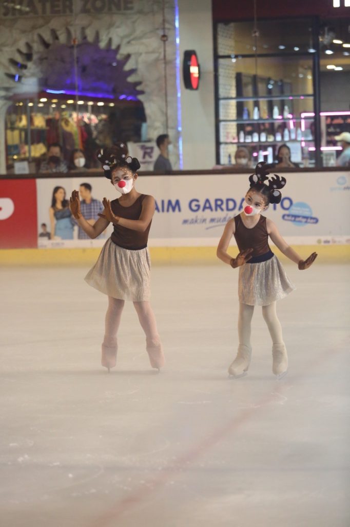 Figure Skater Indonesia Christmas Show BXc Mall BX Rink Ice Skating (28)